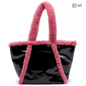 🌸 #682-64.  Elegant Black Tote with Pink Accents
